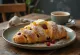 Aufgeschnittener Chai-Latte-Stollen mit würzigem Teig