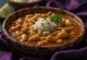 Ghugni Chili mit Gewürzen, weiße Bohnen und würzige Tomatensauce