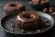 Schoko-Mud-Donut mit Glasur