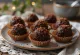 Brigadeiros, brasilianische Schokokugeln, in Schokostreuseln gewälzt