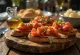 Rauchige Bruschetta vom Grill serviert