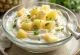 Ananas-Raita mit frischem Joghurt und grünen Kräutern