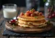 Fläskpannkaka schwedischer Speckpfannkuchen serviert