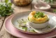 Serviertes Pesto-Käse-Soufflé
