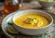 Servierte Honig-Curry-Limetten-Butter-Sauce