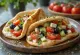 Pita mit Griechischem Salat, frischem Gemüse und Feta